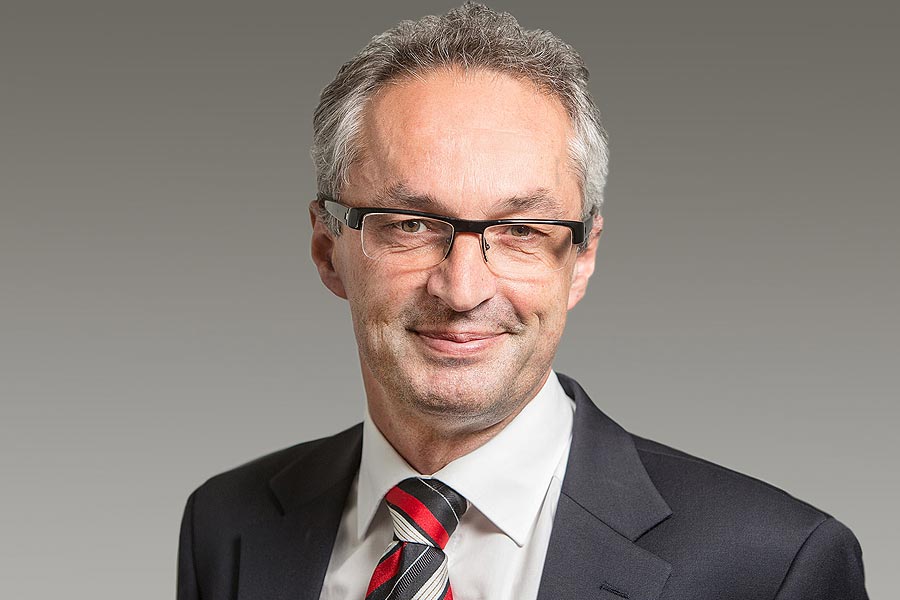 Gerhard Walter; Diplomökonom, vereidigter Buchprüfer, Steuerberater